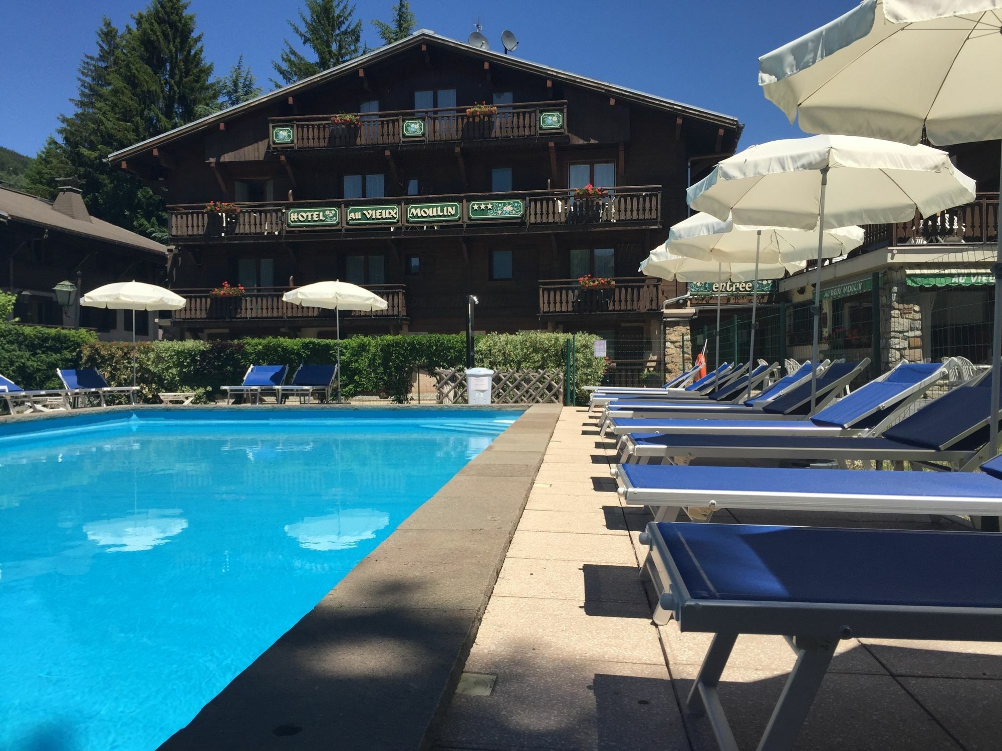 Hotel Au Vieux Moulin 3*